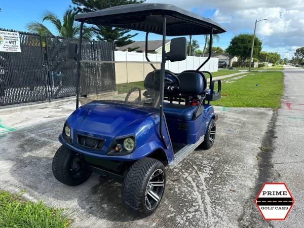 Blue EZGO 4 Passenger Golf Cart affordable golf cart rental, golf cart rent isle of palms golf cart rental
