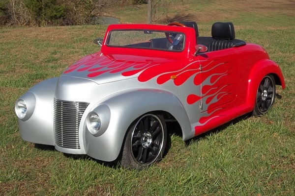 Red 39 Roadster with Silver Flames affordable golf cart rental, golf cart rent isle of palms golf cart rental